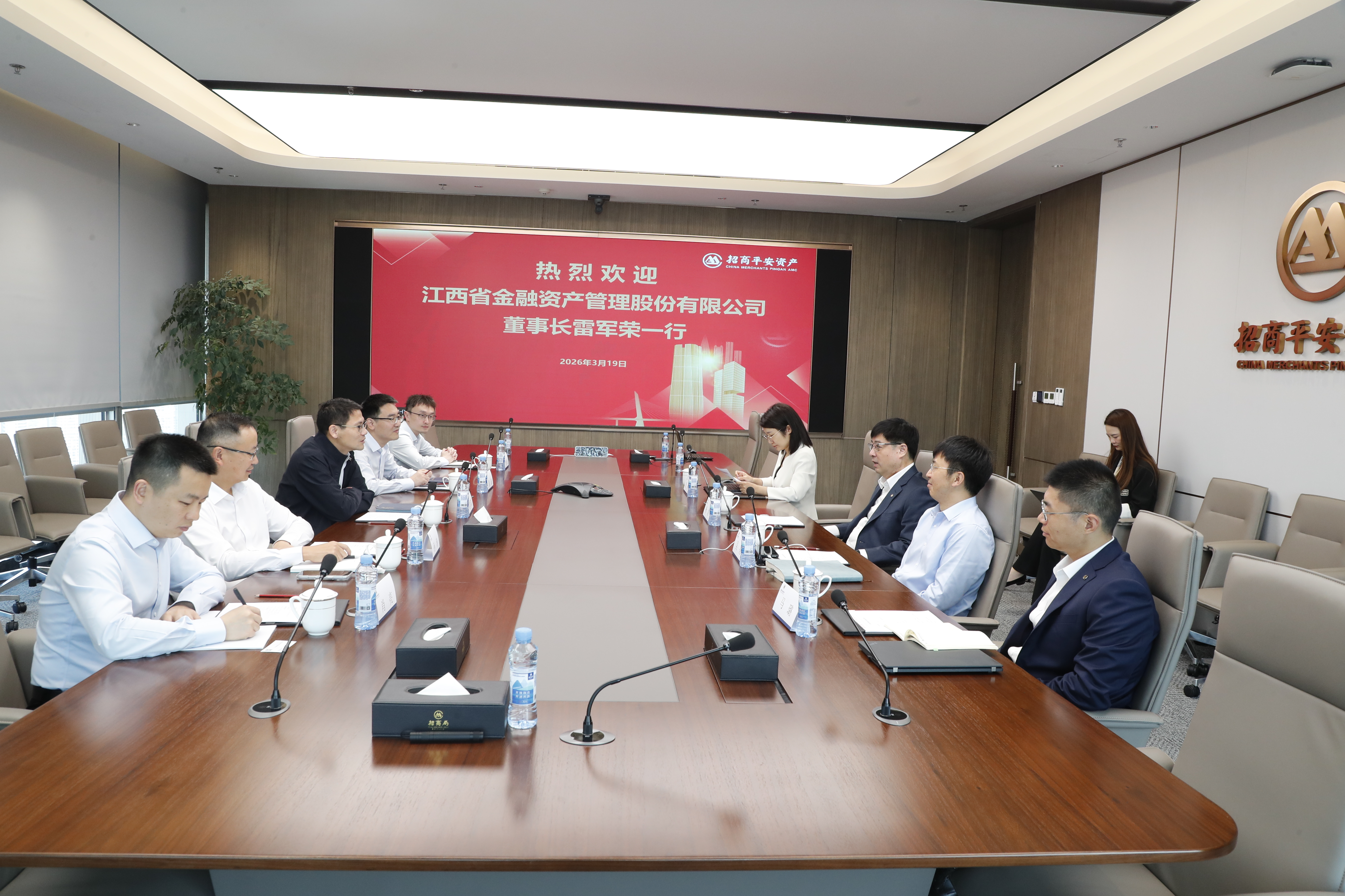 雷军荣一行前往深圳开展拜访交流活动