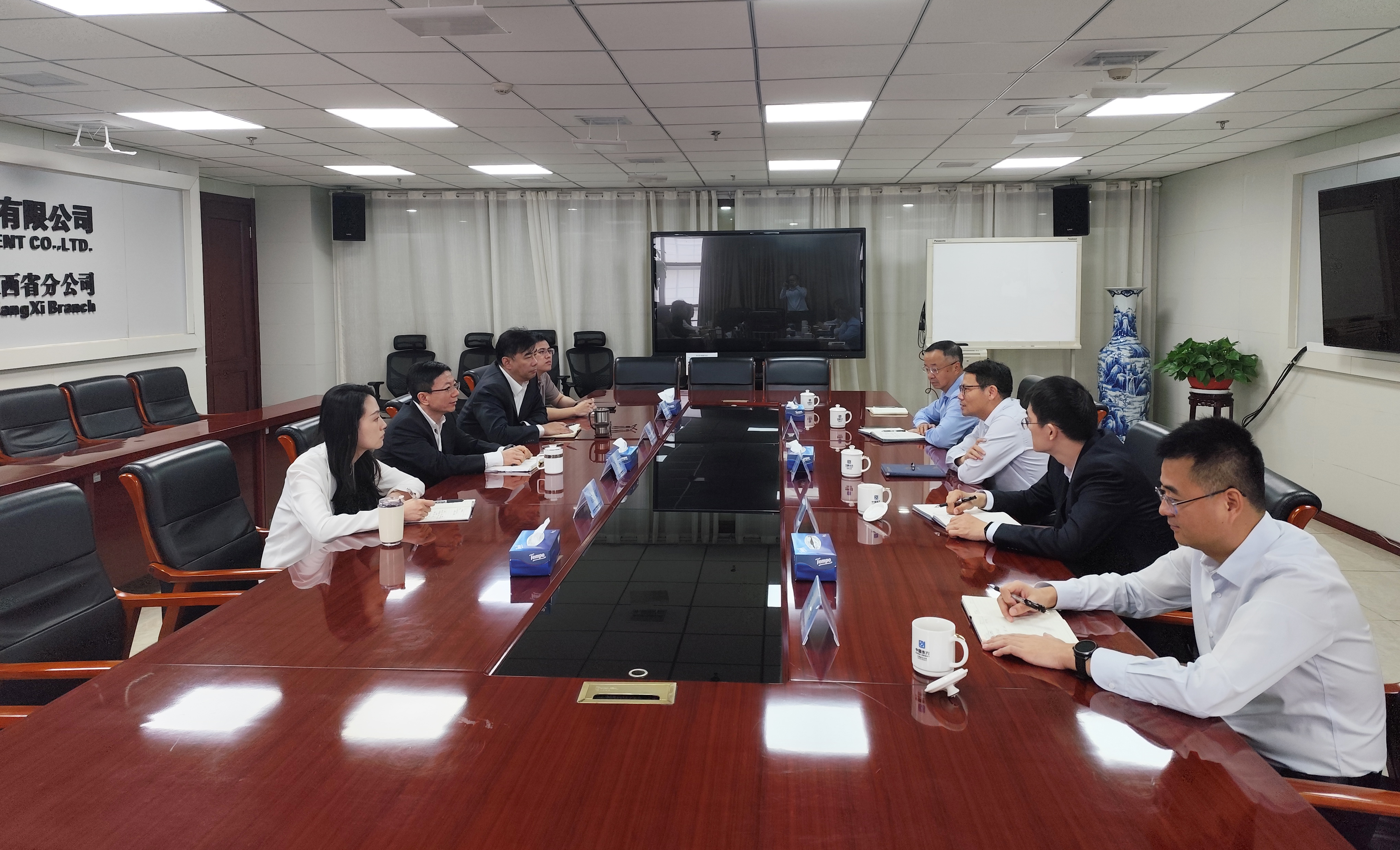 江西金资公司与中国东方江西分公司开展座谈交流